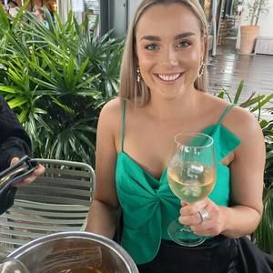 Meet your Posher, Clare